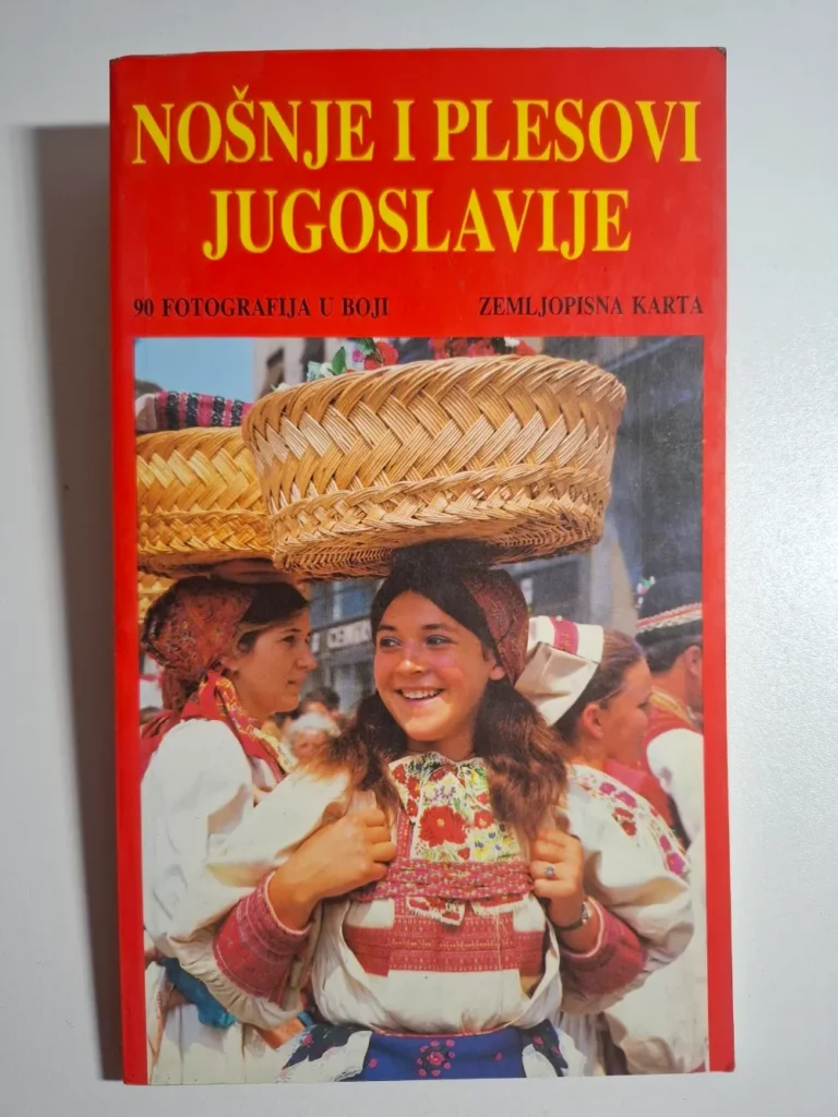 Nošnje i plesovi Jugoslavije - Vladimir Salopek : 90 fotografija u boji razrađeno po etnografskim zonama, izdavač "Niro privredni vjesnik", turistička propaganda Zagreb 1989.g.