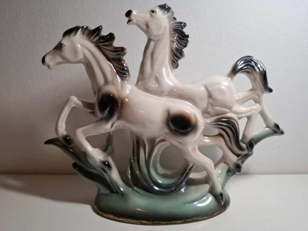Vintage lustreware porculanski konji u galopu Febland izrada