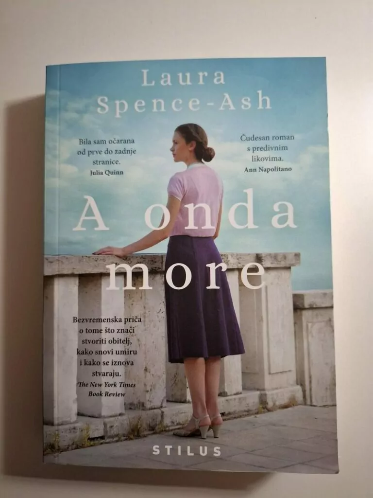 A onda more Laura Spence-Ash