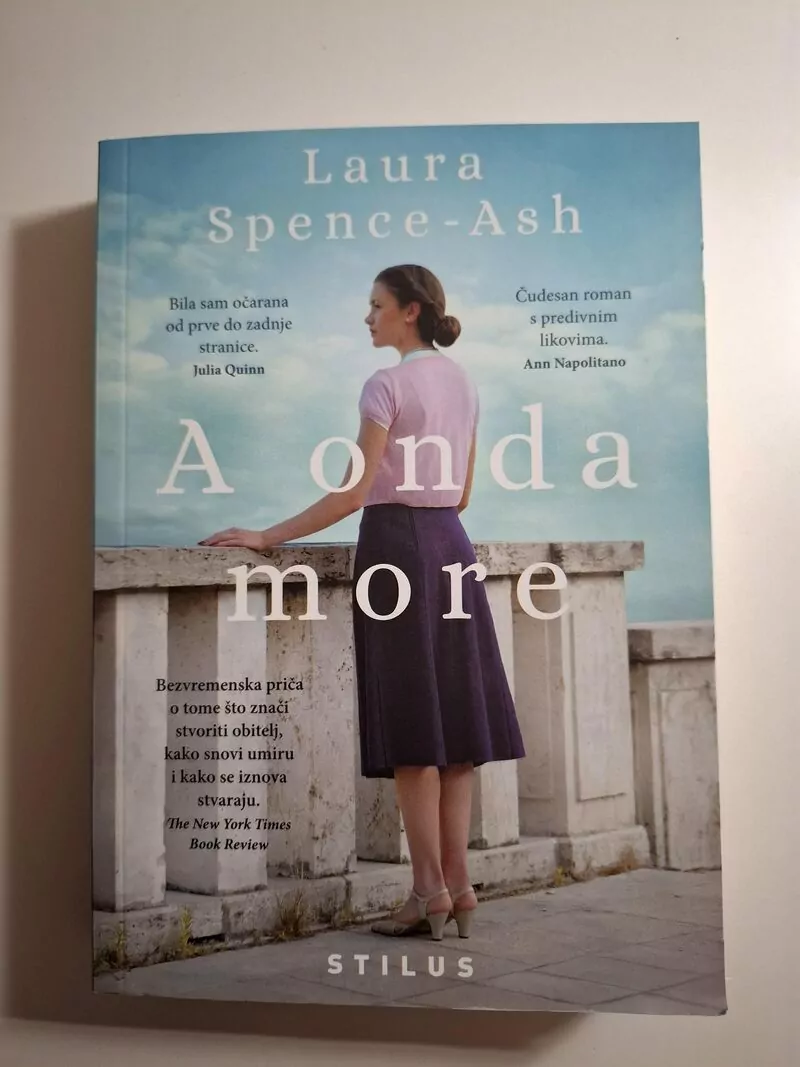 A onda more Laura Spence-Ash