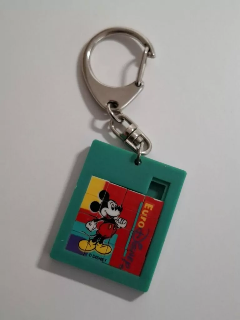 Kolekcionarski rijedak Mickey Mouse Disney puzzle privjesak