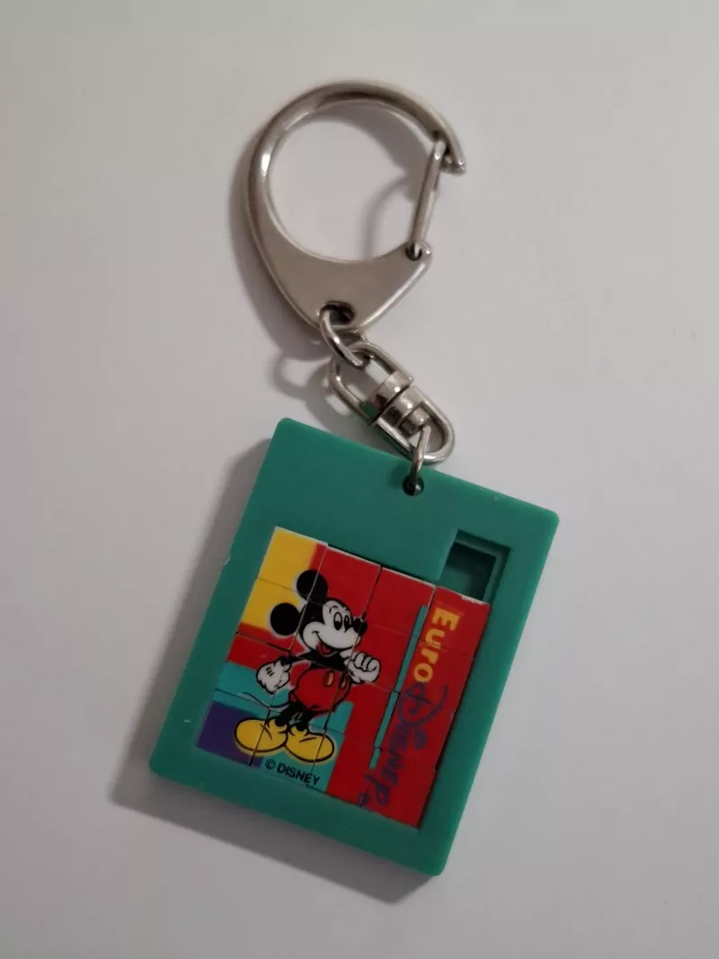 Kolekcionarski rijedak Mickey Mouse Disney puzzle privjesak