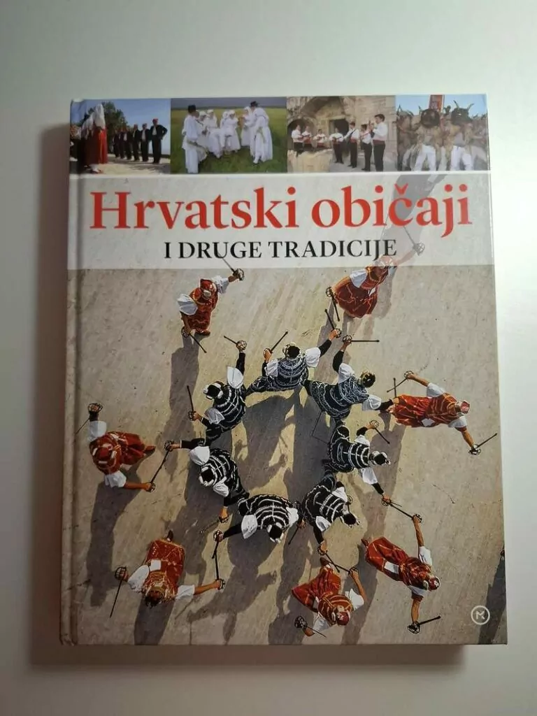 Hrvatski običaji i druge tradicije (etnologija, etnografija i folklor Hrvatske) , Zoran Maljković
