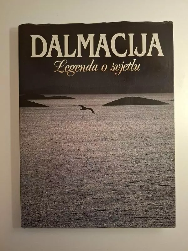 Dalmacija - Legenda o svjetlu MONOGRAFIJA foto Ivo Pervan tekst Veljko Barbieri (Turistkomerc)