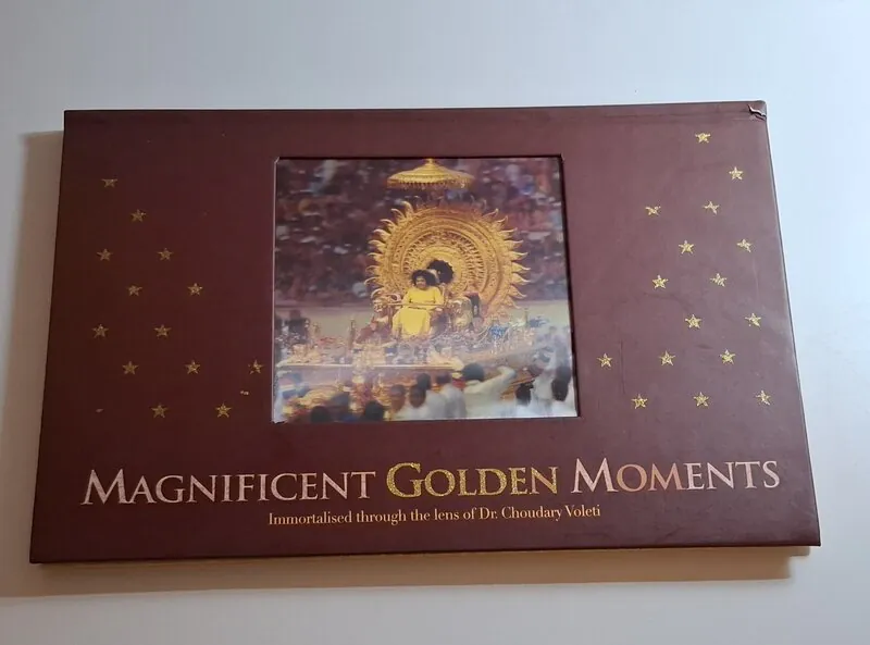 SAI BABA Magnificent Golden Moments - immortalised through the lens of Dr. Choudary Voleti - velika fotomonografija (rijetkost)