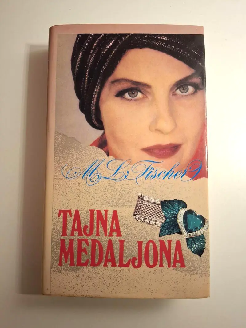Tajna medaljona - Marie Louise Fischer