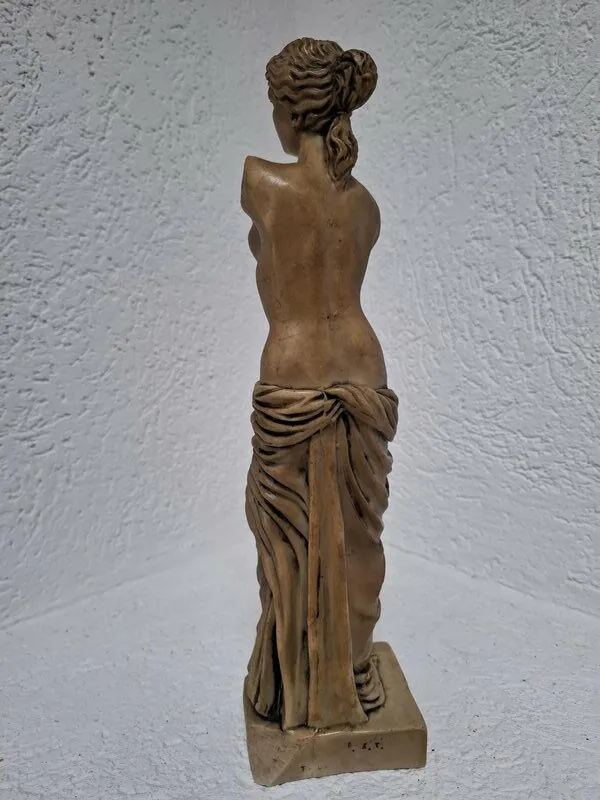 Venera iz Milosa - skulptura patinirani alabaster , signatura T.L. PAT - Slika 3