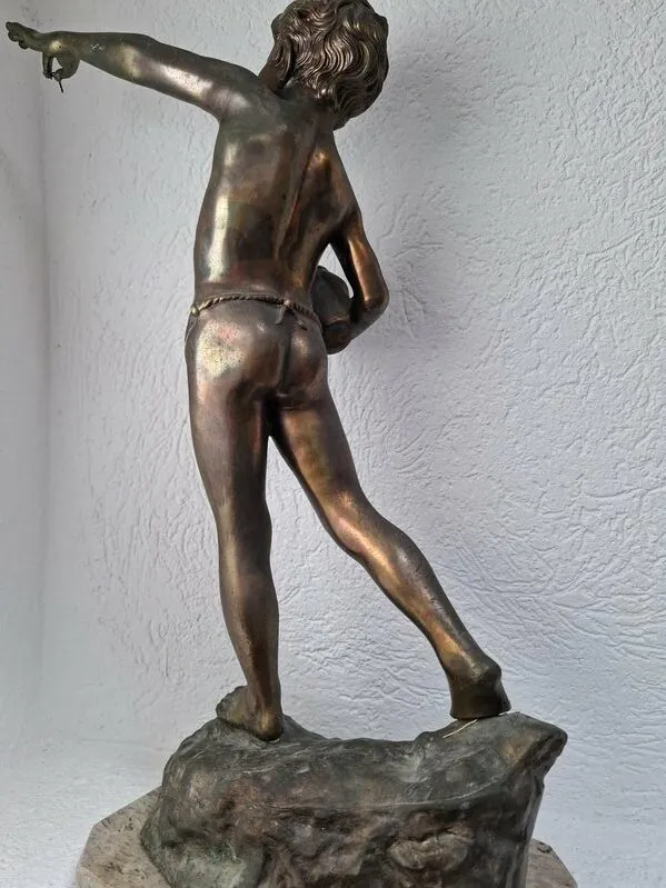 Brončana skulptura "Pescatorello" - Mali ribar -  na mramornoj bazi cca 7.70kg - Slika 2