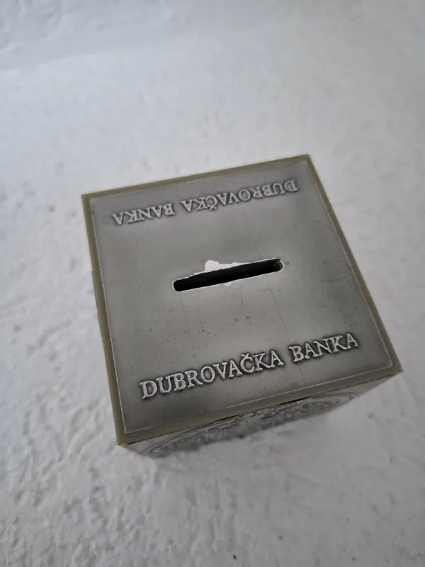 Dubrovačka banka kasica od tvrde plastike - Dubrovnik motivi grb Dubrovačke republike i sveti Vlaho - Slika 2