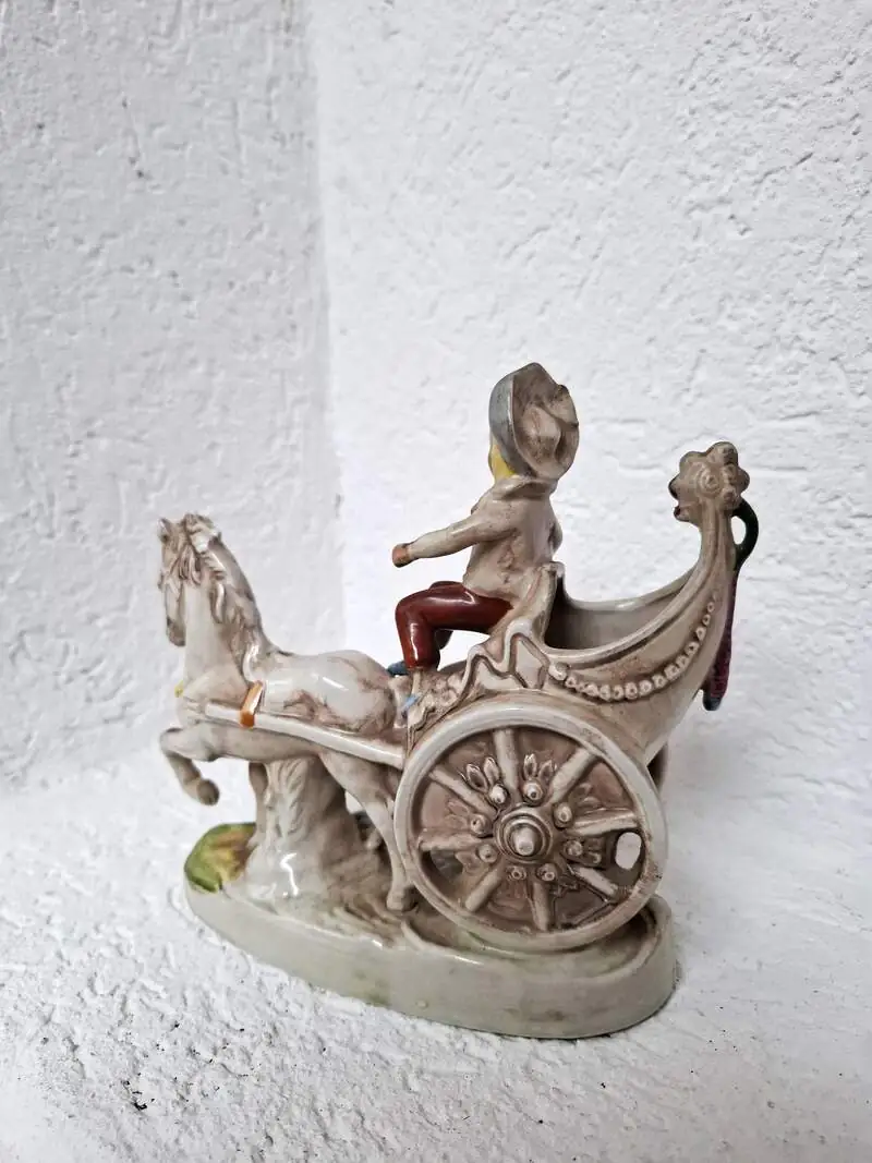 Grafenthal porculanska kočija s dječakom - njemačka figurica sa signaturom 1877 GDR - Slika 2