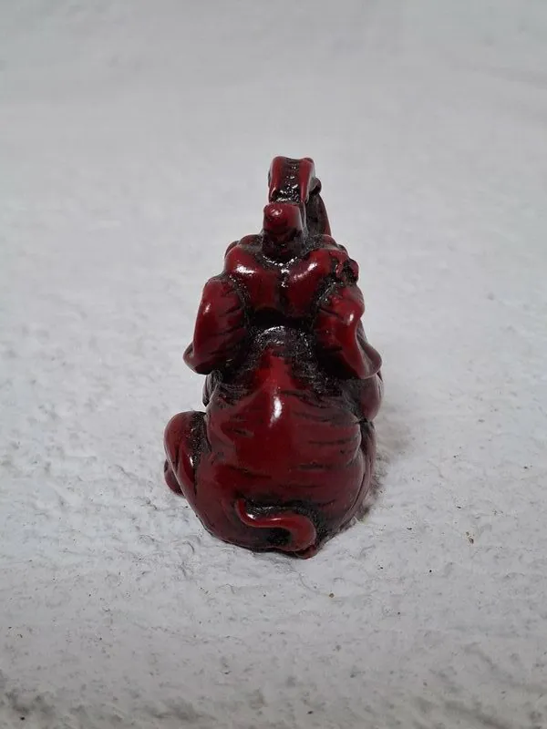 Thai feng shui SLON figura u tradicionalnoj cinober boji , od resina dužina 5 cm