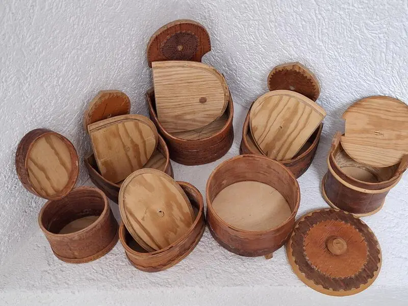 Tradicionalne švedske "tine" kutije od svijenog drva i brezove kore za kućanstvo ili čuvanje burmuta - Slika 3