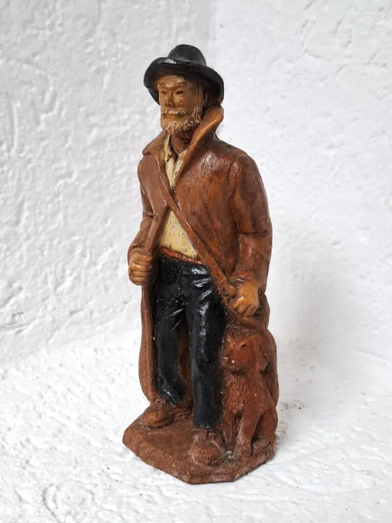 Pastir sa psom - švicarska rezbarena figura Schwarzwald stila - Slika 3