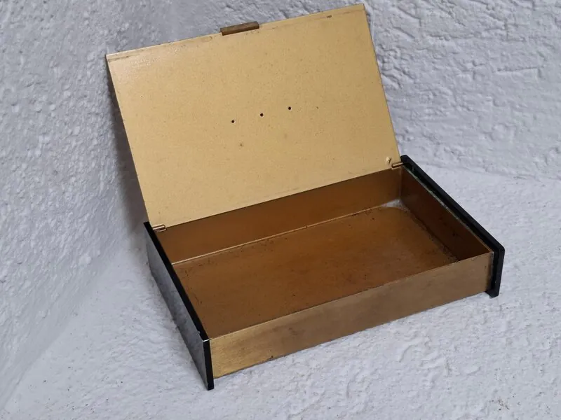 Kutija za cigarete (francuski dizajn 1950-ih ) od pozlaćenog metala sa ukrasnim dijamantnim rombom - Slika 2