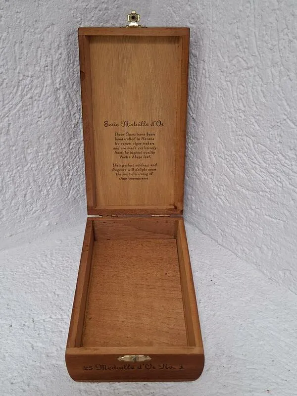 Kolekcionarska drvena kutija od cedrovine La Gloria Cubana Medaille d'Or No. 3 - za kubanske cigare - Slika 2