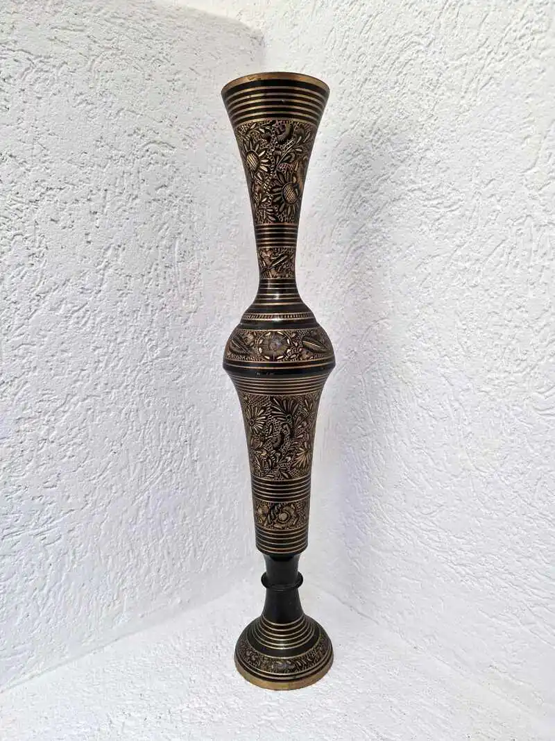 Ručno gravirana mjedena vaza iz Indije - Mughal style