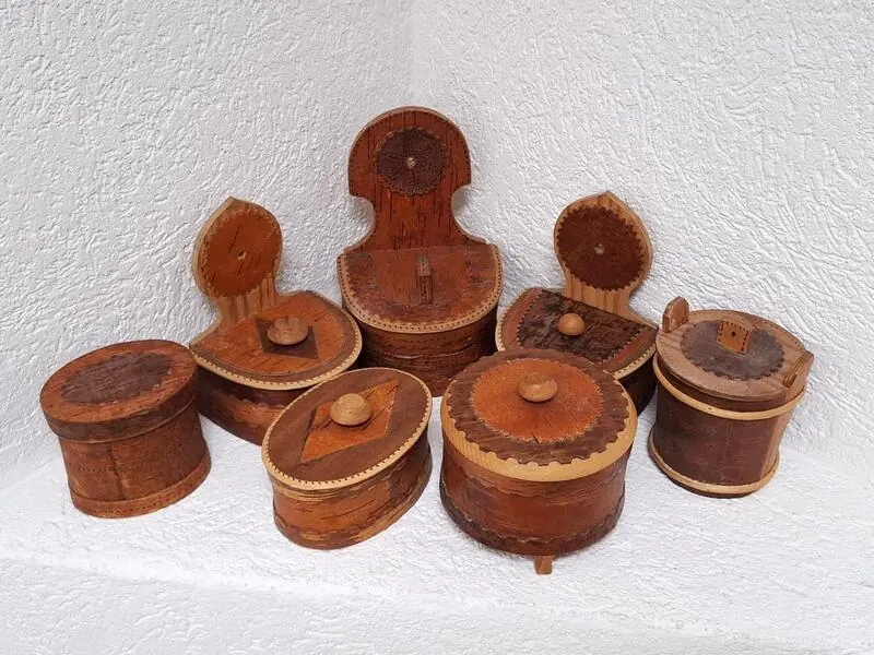 Tradicionalne švedske tine kutije od svijenog drva i brezove kore za kućanstvo ili čuvanje burmuta