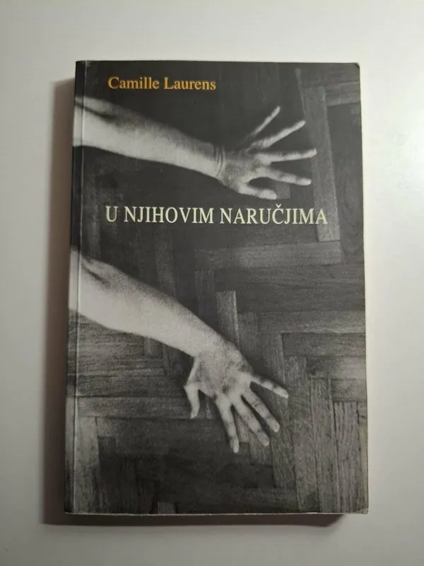 U njihovim naručjima Camille Laurens Antikvarijat Midas